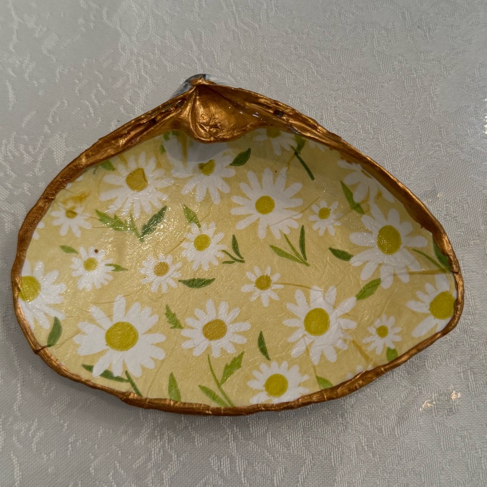 Floral Shell Trinket Dish with Gold Trim